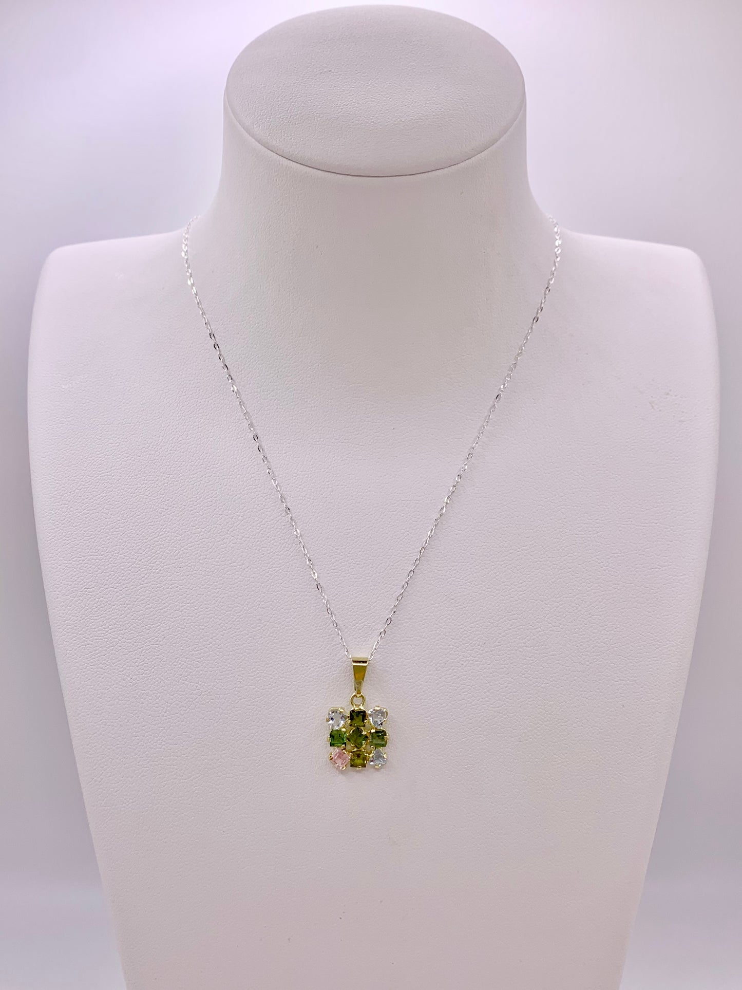 Pendentif en vermeil et mix de pierres