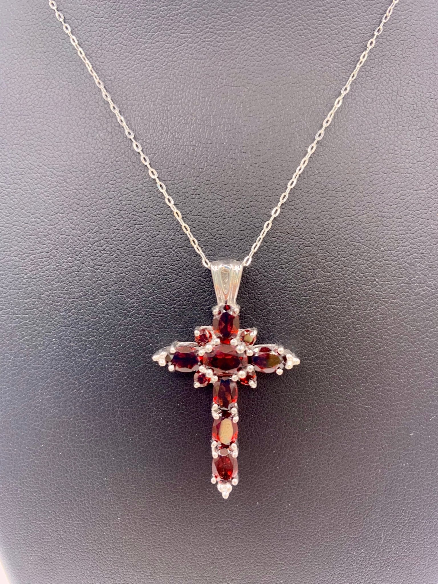 Pendentif croix en argent et grenat - shop_name Lithothérapie