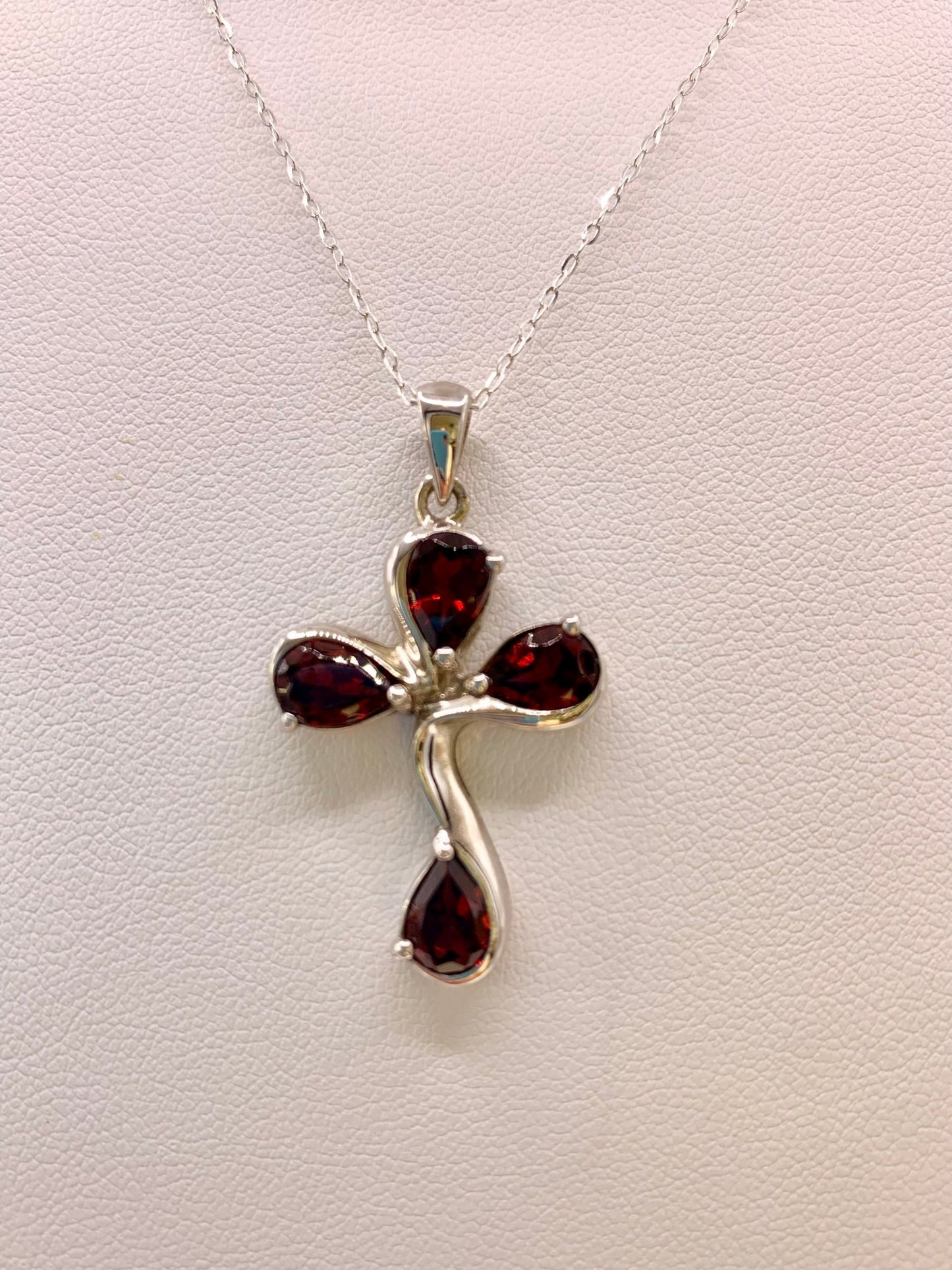 Pendentif croix en argent et grenat - shop_name Lithothérapie