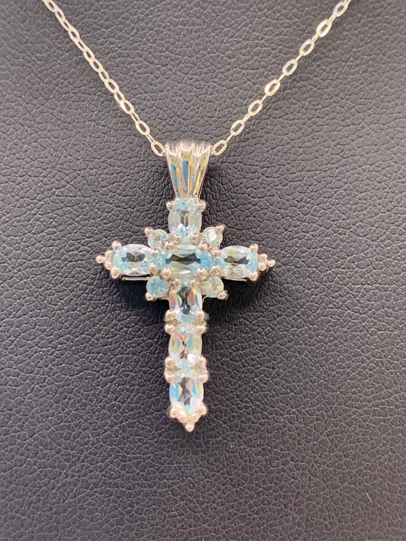 Pendentif croix en argent et topaze - shop_name Lithothérapie