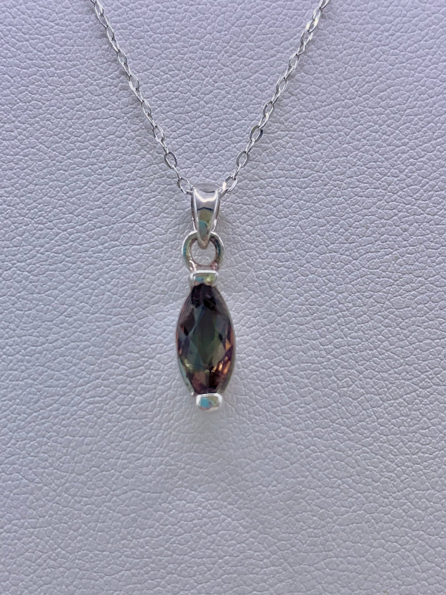 Pendentif en argent et andalousite - shop_name Lithothérapie