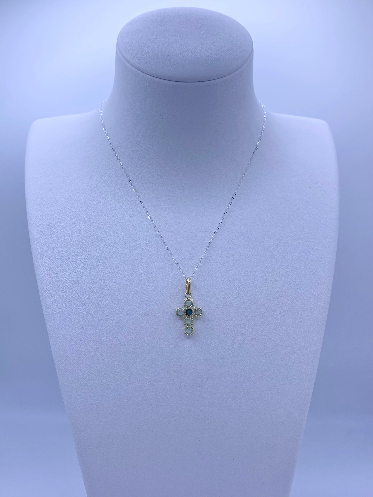 Pendentif croix en vermeil et tourmalines