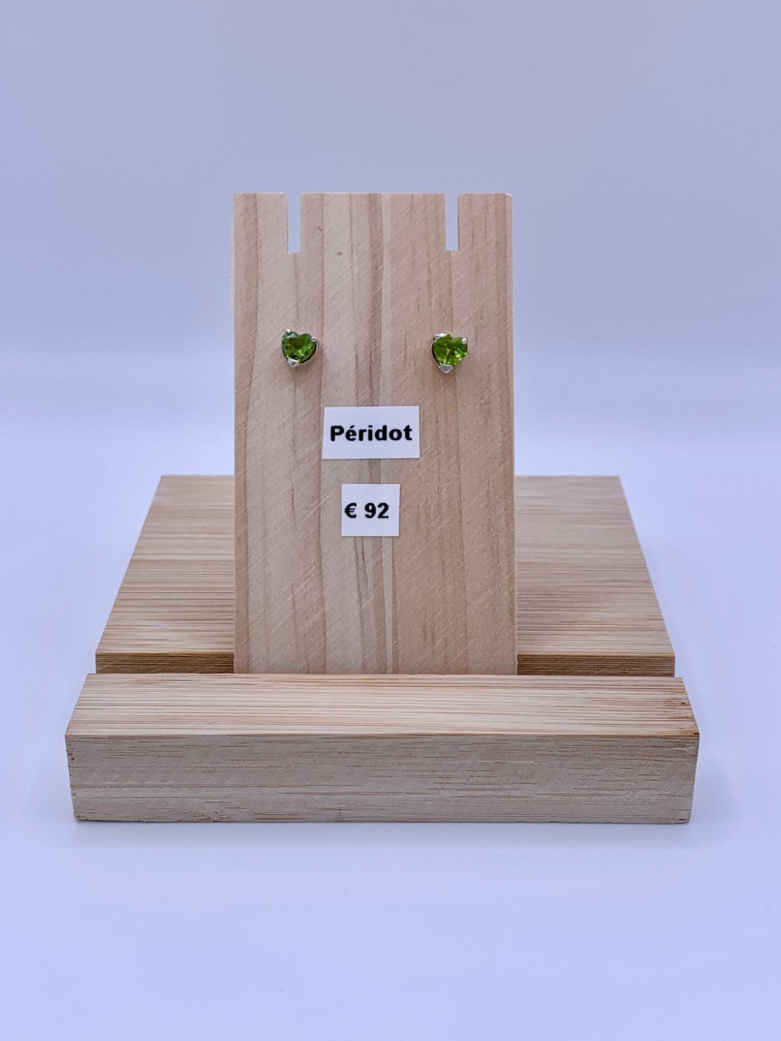 Boucles d’oreilles en argent et péridot forme cœur - shop_name Lithothérapie