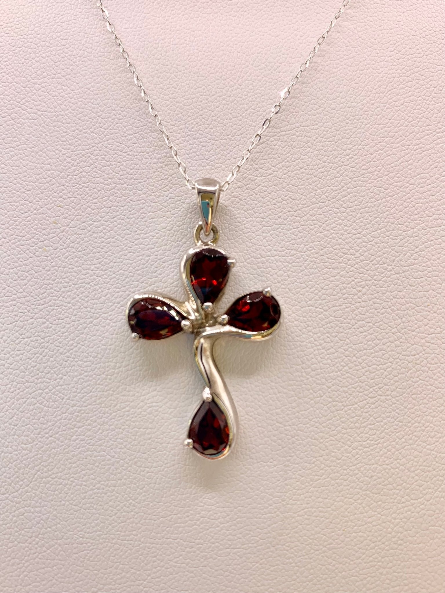 Pendentif croix en argent et grenat - shop_name Lithothérapie