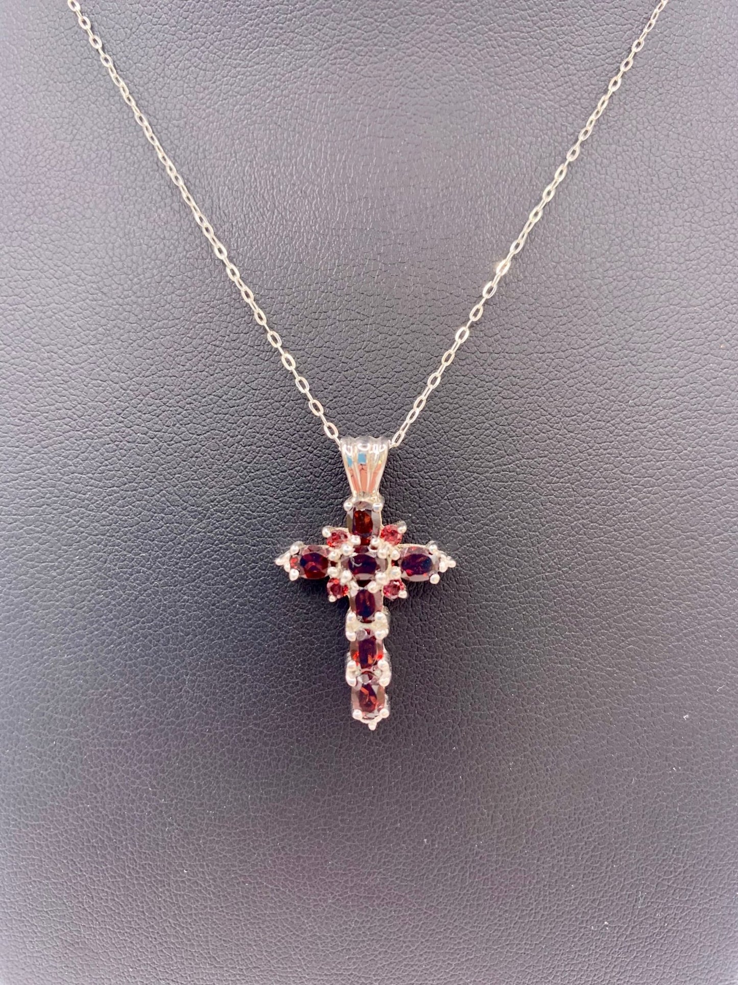 Pendentif croix en argent et grenat - shop_name Lithothérapie