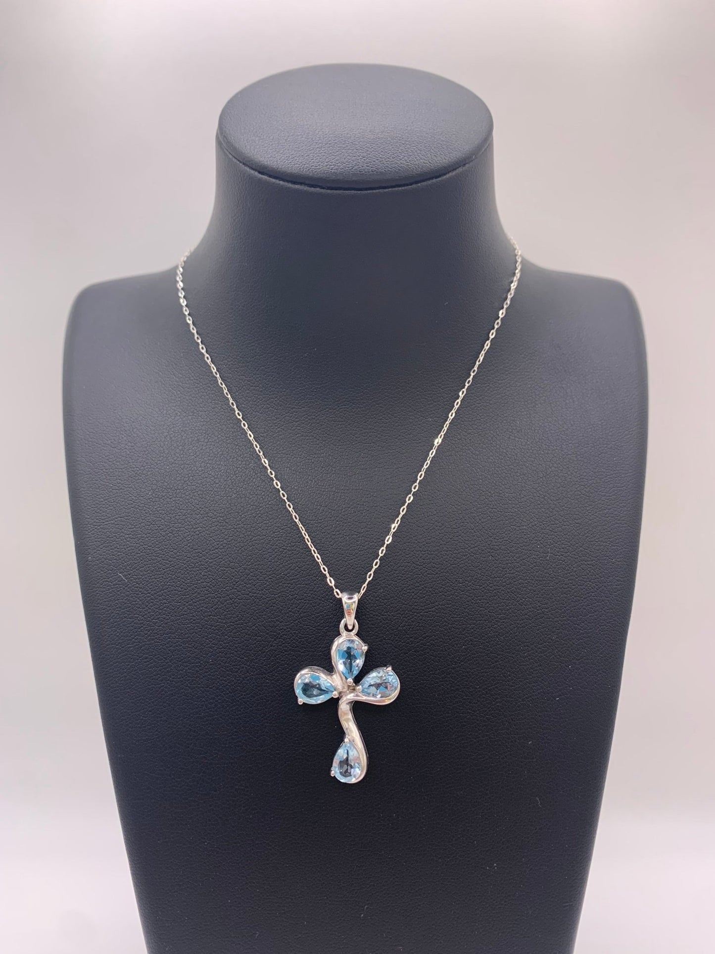 Pendentif croix en argent et topaze - shop_name Lithothérapie