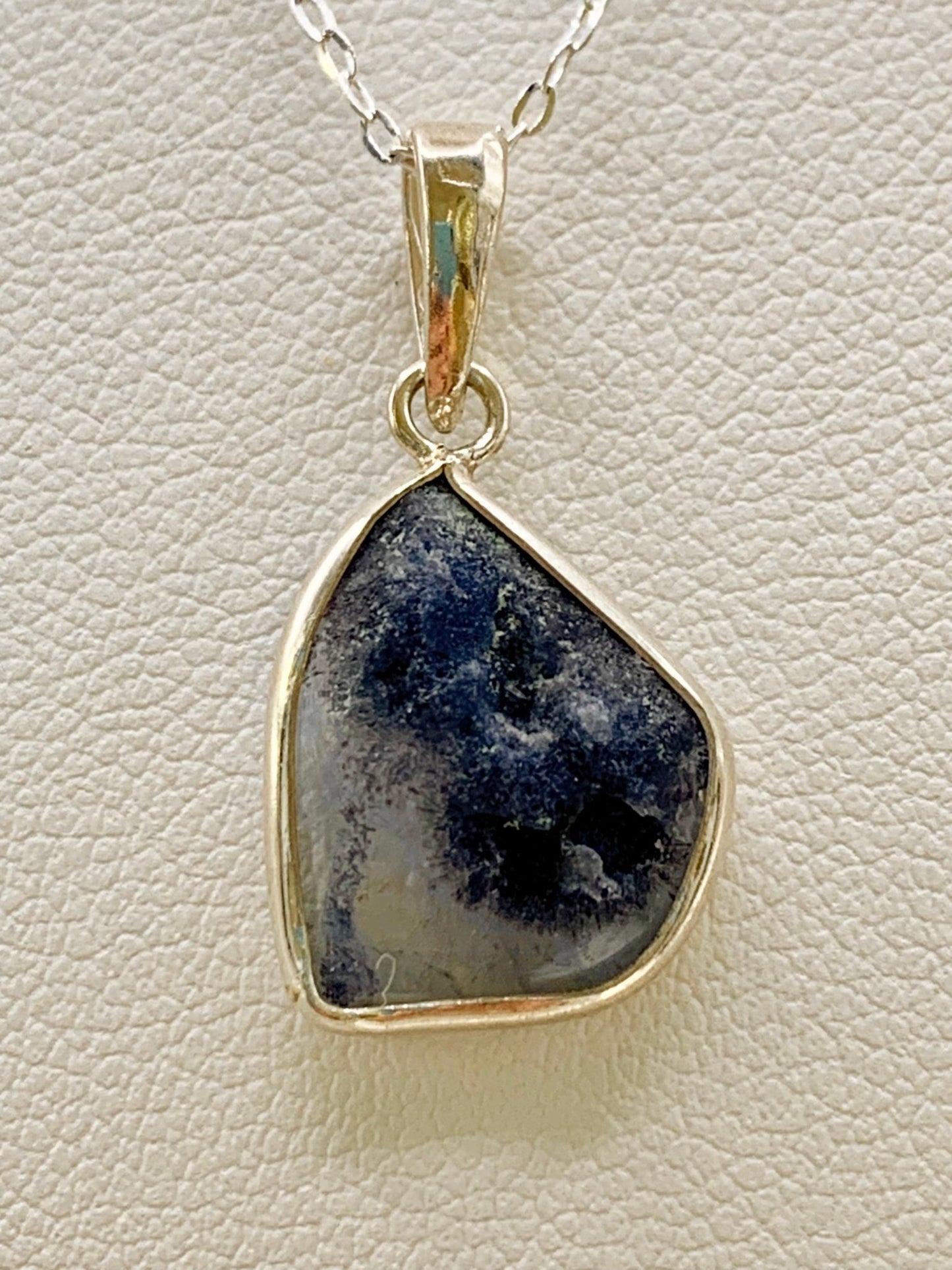 Pendentif en argent et dumortierite - shop_name Lithothérapie