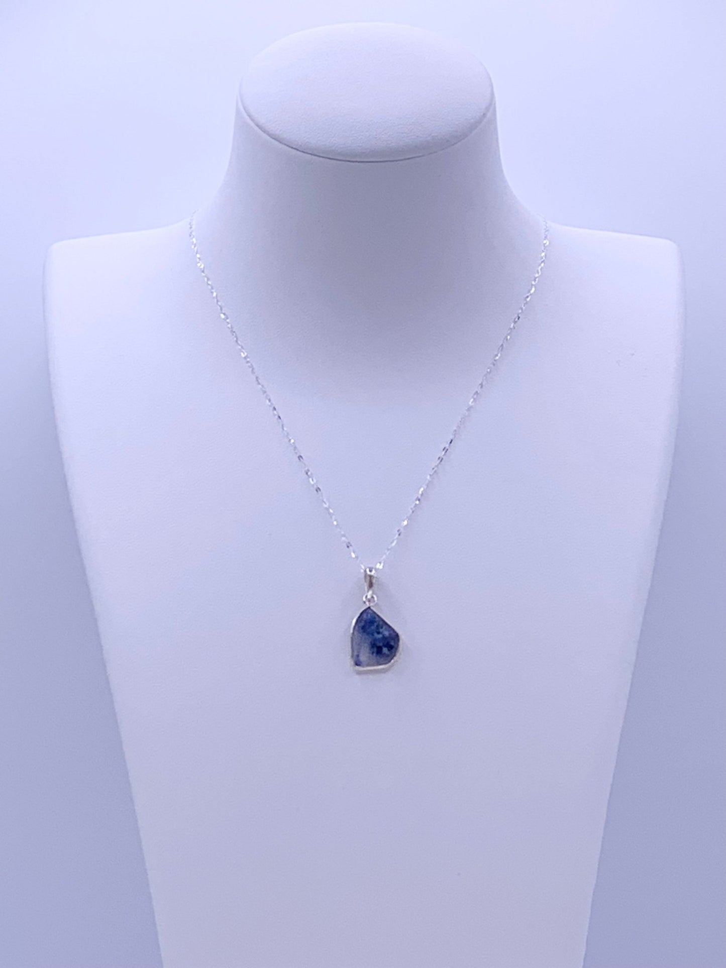 Pendentif en argent et dumortierite - shop_name Lithothérapie