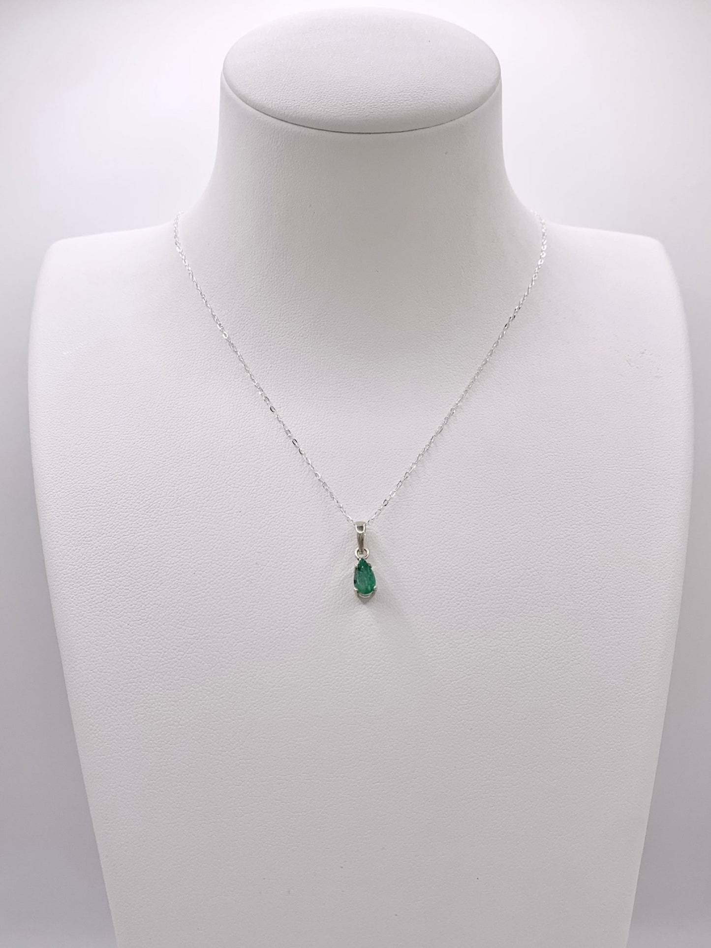 Pendentif en argent et émeraude - shop_name Lithothérapie