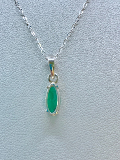 Pendentif en argent et émeraude - shop_name Lithothérapie