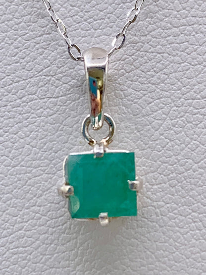 Pendentif en argent et émeraude - shop_name Lithothérapie