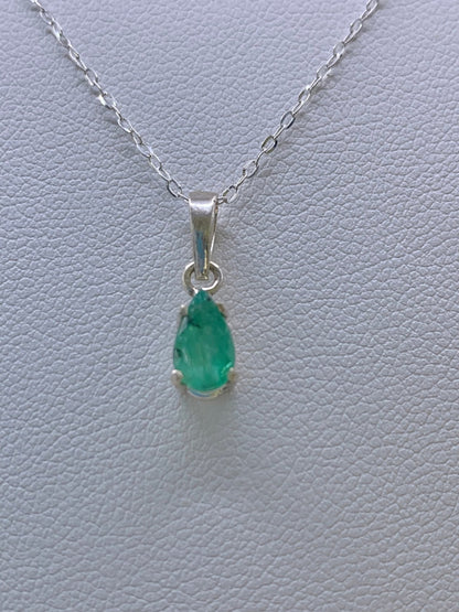 Pendentif en argent et émeraude - shop_name Lithothérapie