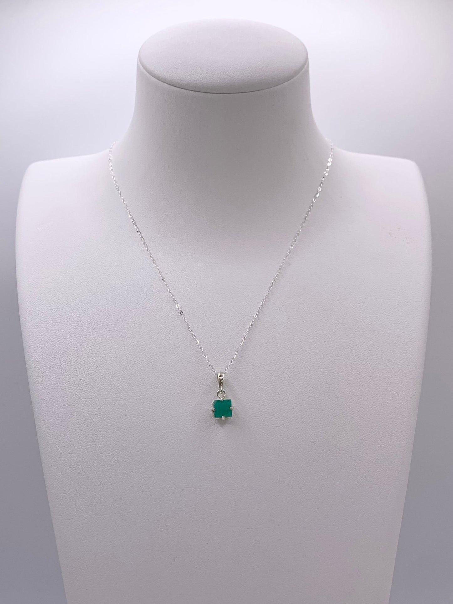 Pendentif en argent et émeraude - shop_name Lithothérapie