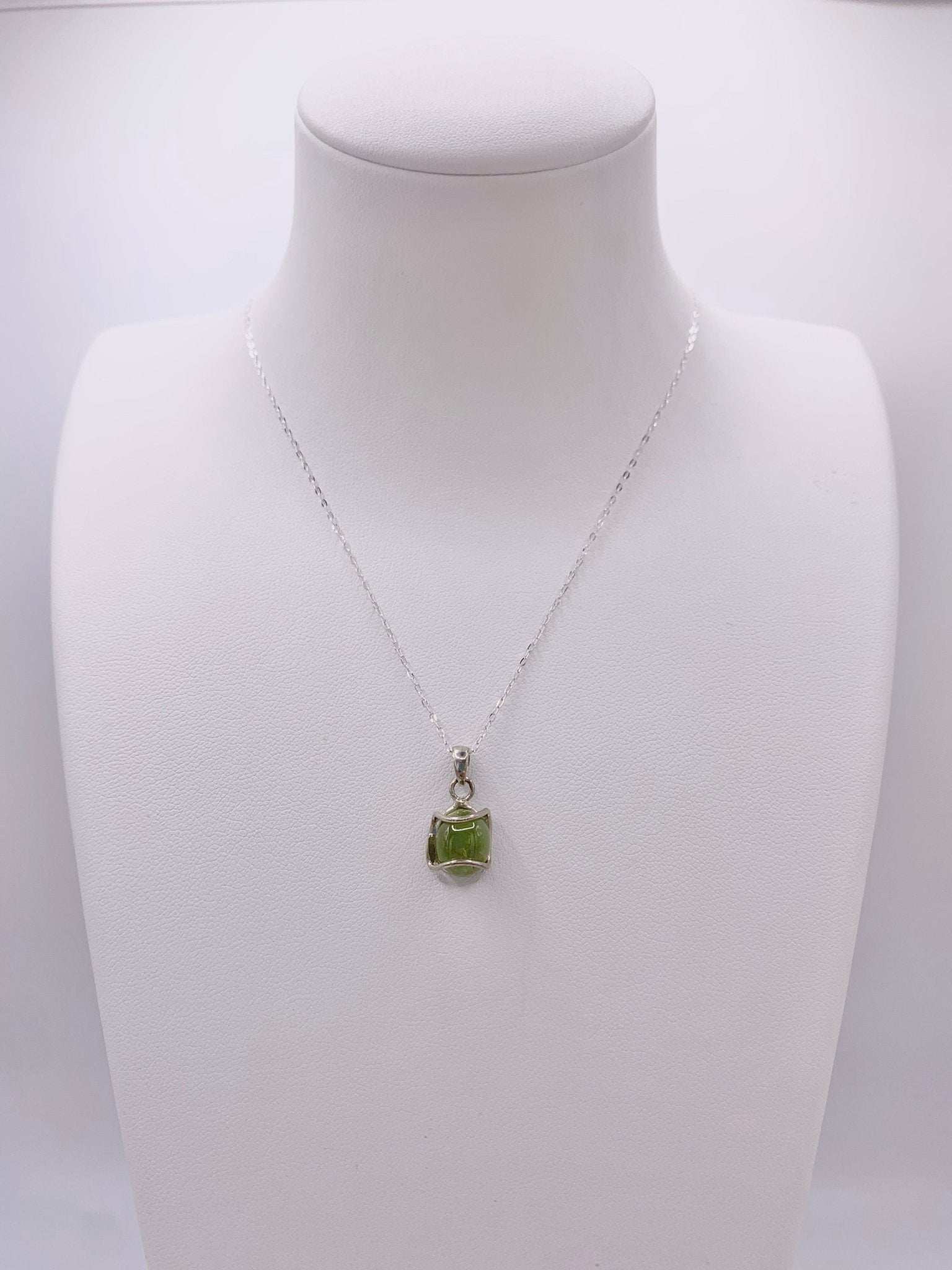 Pendentif en argent et sphène - shop_name Lithothérapie