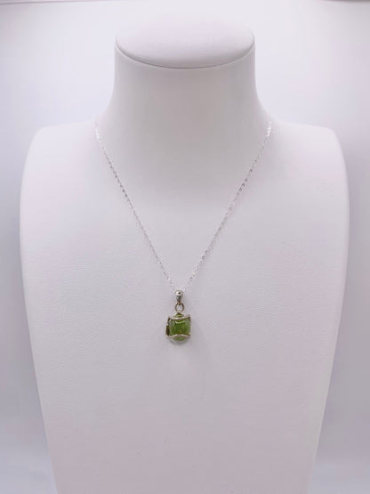 Pendentif en argent et sphène - shop_name Lithothérapie